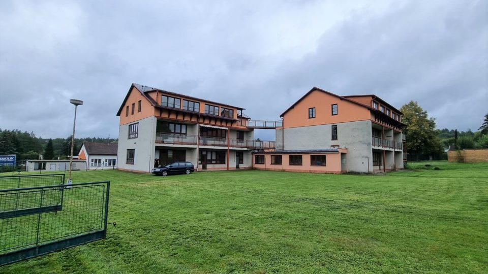 Nevyužívaný areál centra sociálních služeb v Otíně u Jindřichova Hradce nahradí nový domov pro seniory