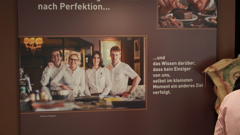 Rodina Craigherova na snímku v expozici o historii čokolády