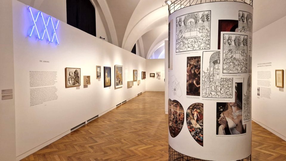 Výstava Heptameron bude v Alšově jihočeské galerii v zámecké jízdárně v Hluboké nad Vltavou