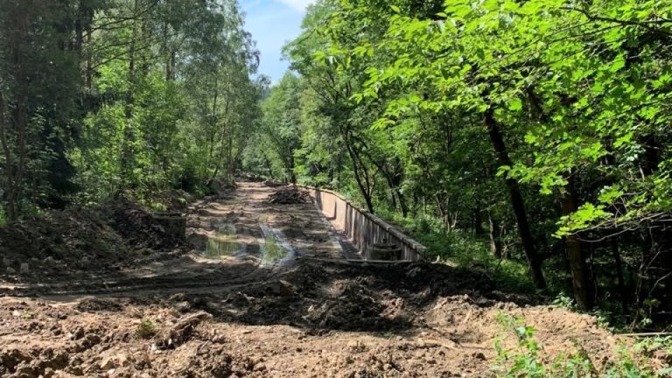 Obec Loučovice začala čistit Spirův kanál nedaleko Čertovy stěny na Lipensku. Chce z něj udělat lákadlo pro turisty