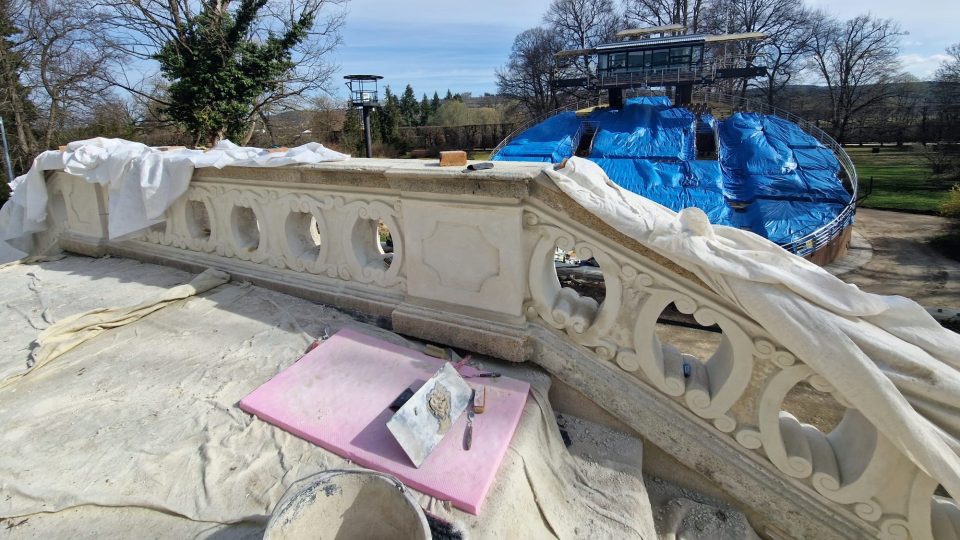 Památkáři dokončují opravu letohrádku Bellarie v zámecké zahradě v Českém Krumlově