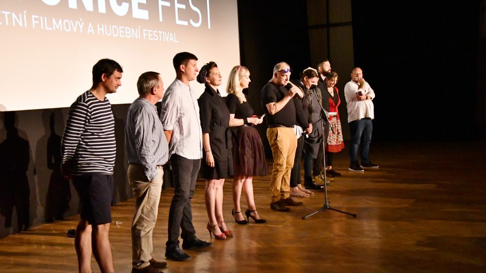Slavonice Fest začal promítáním černé komedie Bourák v kulturním domě