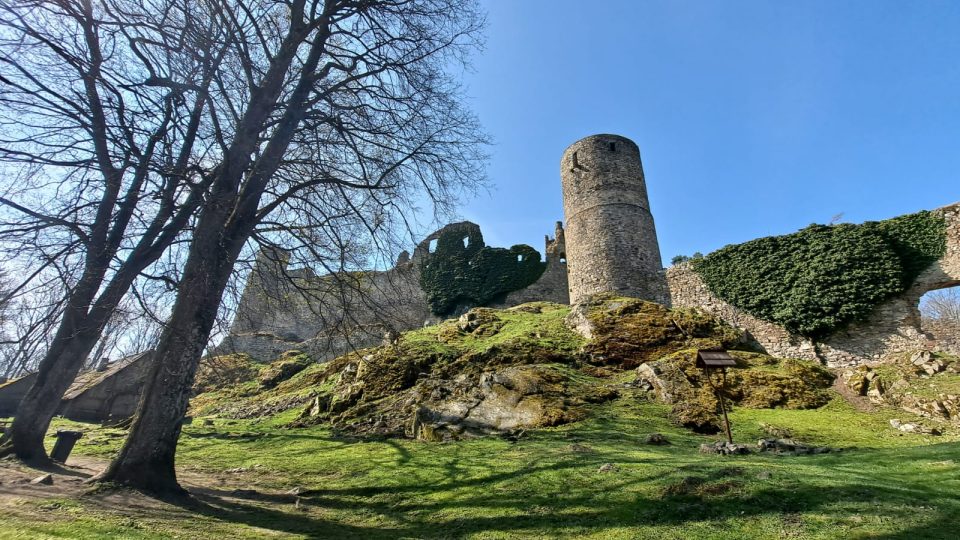 Zřícenina hradu Helfenburk u Bavorova na Strakonicku