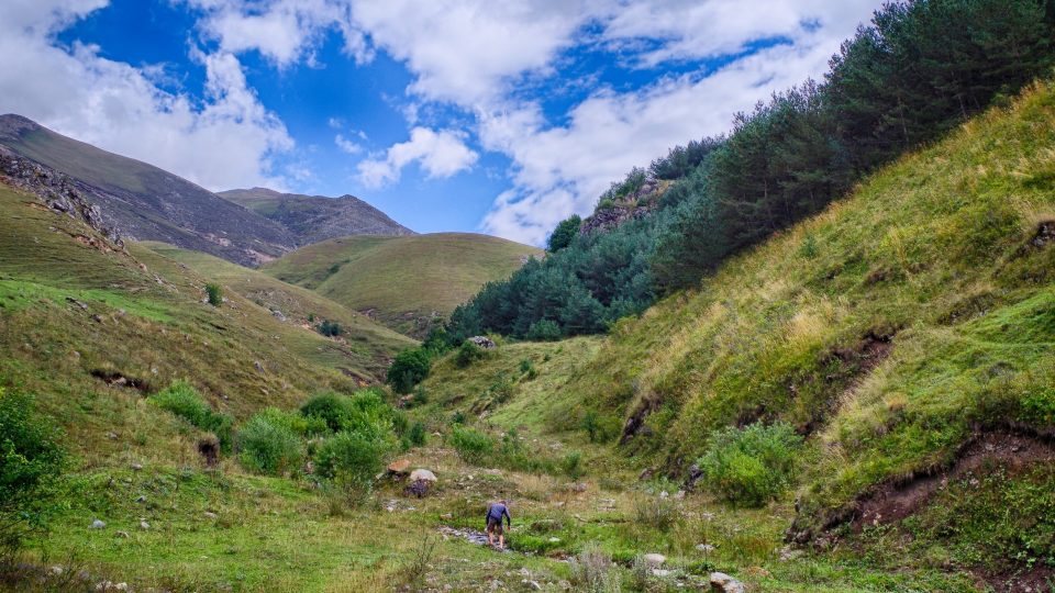 Snímky z výzkumu jepic v pohoří Kavkaz. Na snímku Arménie