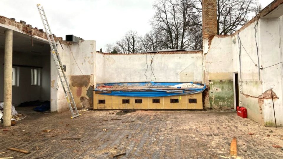 Sokolovna v Sudoměřicích u Bechyně zničená požárem