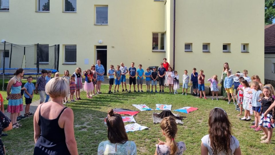 Na základní škole v Plavsku na Jindřichohradecku dostaly děti vysvědčení se slovním hodnocením