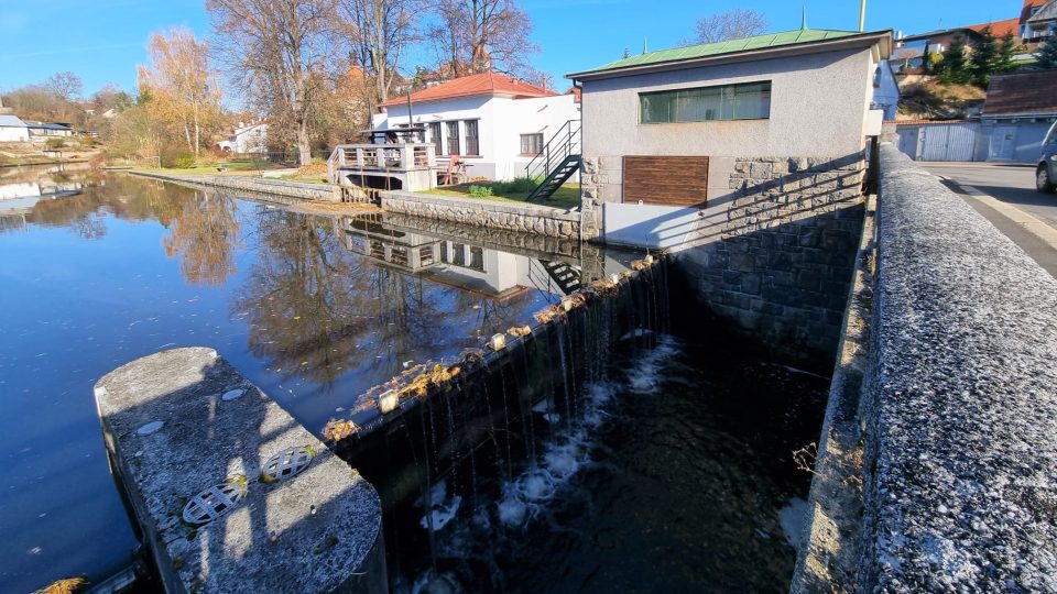 Historická vodní elektrárna v Mlýnské ulici v Jindřichově Hradci