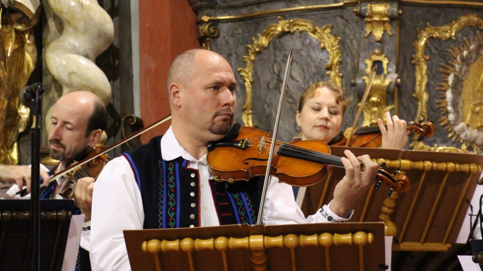 BROLN při adventním koncertu v kostele ve Veselí nad Lužnicí