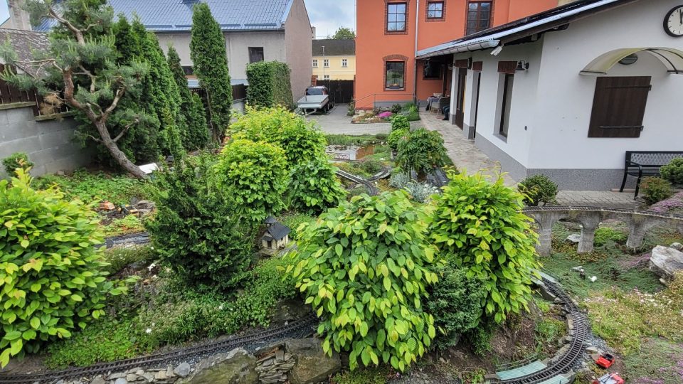 Kromě technického díla je zahradní železnice ve Střížově i koutkem krásné přírody | foto: Miroslav Kobza, Český rozhlas Kromě technického díla je zahradní železnice ve Střížově i koutkem krásné přírody