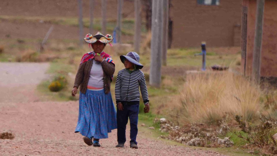 Indiánská osada Ccotos u jezera Titicaca
