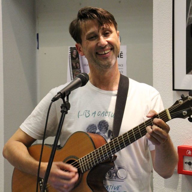 Výstava Hudby plno představuje v galerii Českého rozhlasu České Budějovice snímky Petera GanzGlücka | foto: Miroslav Tichák,  Český rozhlas