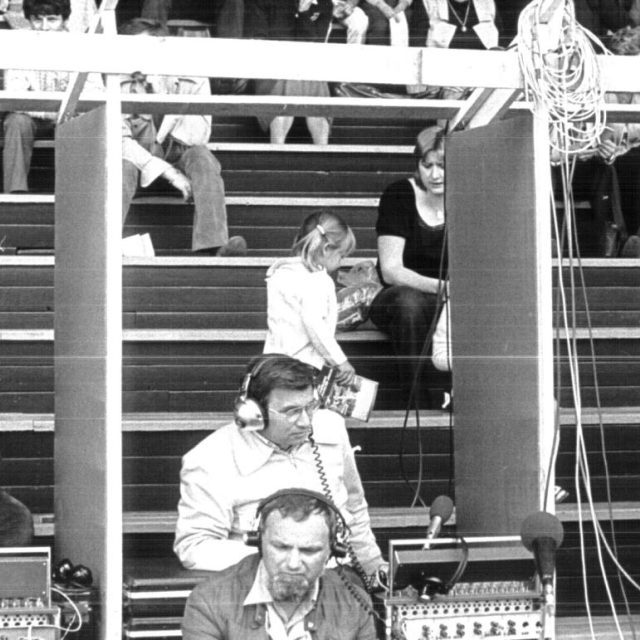 Reportéři v cíli etapy Závodu míru | foto: Archivní a programové fondy Českého rozhlasu