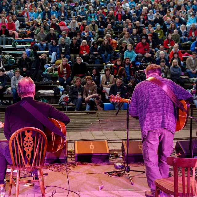 Wabi Daněk s Milošem Dvořáčkem na festivalu Folkové Chvojení | foto: Ivan Krejza