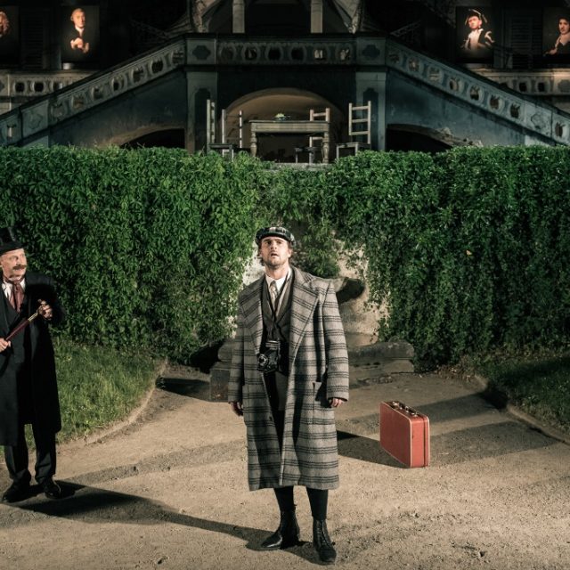 V Českém Krumlově diváci mimo jiné uvidí úspěšnou inscenaci Pes baskervillský | foto: Petr Neubert,  Jihočeské divadlo