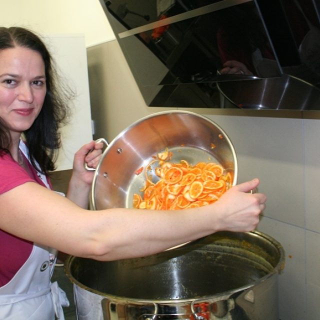 Jozefína Růžičková z Prachatic získala loni za své džemy hlavní cenu na soutěžích Great Taste Awards a World's Original Marmalade Awards | foto: Václav Malina,  Český rozhlas