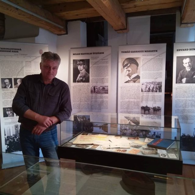 V jižních Čechách žijí potomci legionářů,  kteří udržují památku na osud svých předků. Na snímku Jiří Růžička,  který měl v legiích prastrýce | foto: Zdeněk Zajíček,  Český rozhlas,  Český rozhlas