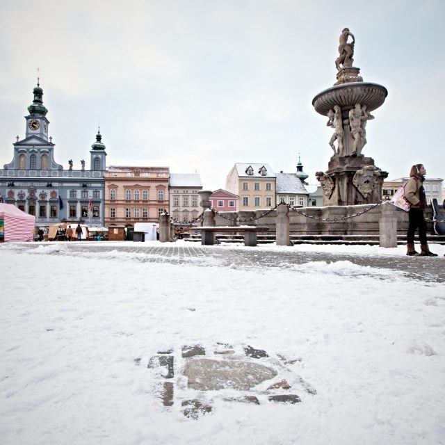 Bludný kámen na náměstí v Českých Budějovicích | foto: Marek Podhora / MAFRA / Profimedia,  Profimedia