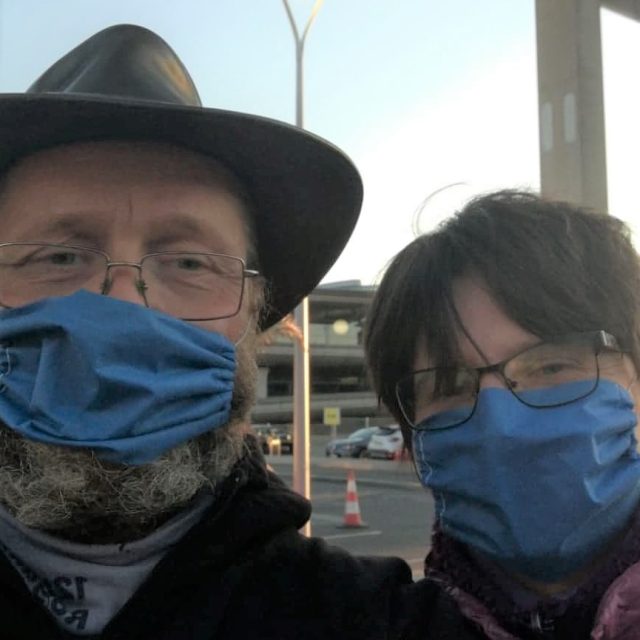 Jaroslav Michal s manželkou na letišti v Paříži | foto: archiv Jaroslava Michala