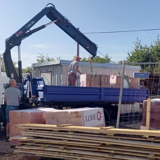 Stavba kaple v obci Loučka,  říjen 2023 | foto: Markéta Macháčková,  Český rozhlas