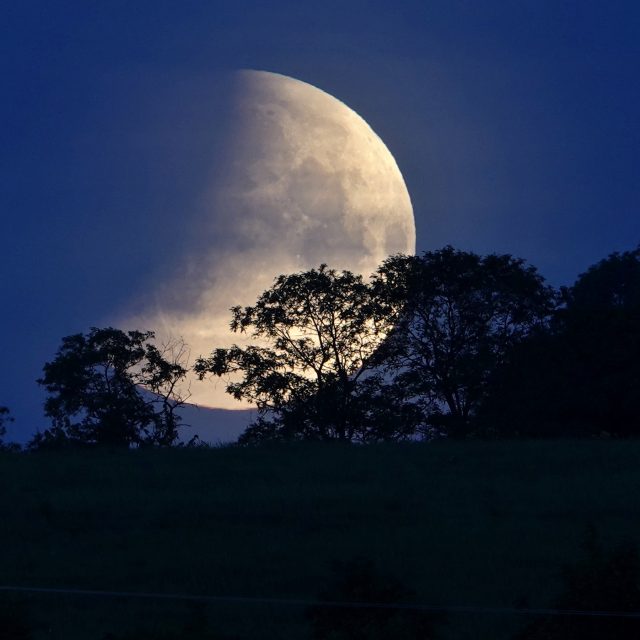 Částečné zatmění Měsíce | foto: Miroslav Zimmer,  Český rozhlas Sever