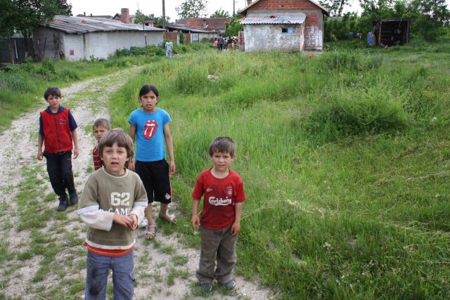 Budějovická charita pomáhá rumunským rodinám na hranici chudoby   | foto:  Diecézní charita ČB