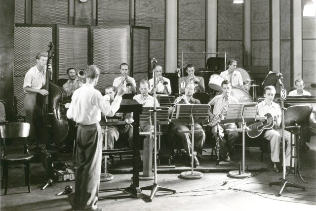 Gustav Brom a jeho orchestr na začátku kariéry | foto: Český rozhlas Brno