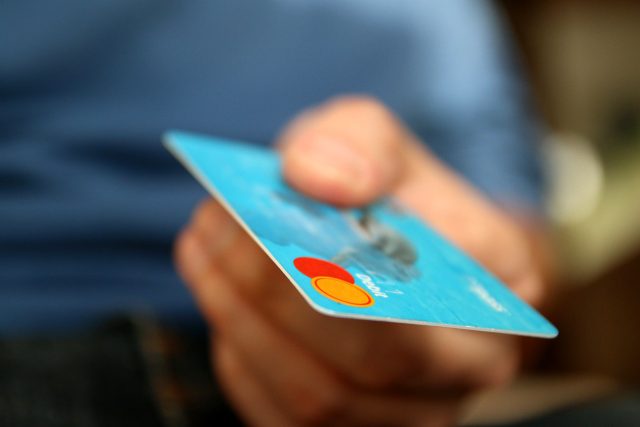 Platební karta,  peníze | foto: Fotobanka Pixabay
