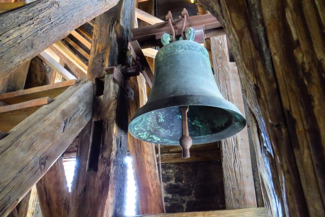 Ve farním kostele svaté Markéty ve Strakonicích požehnají nový zvon. Ilustrační foto | foto: Fotobanka Pixabay