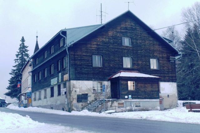 Budova bývalé roty pohraniční stráže v Kvildě | foto: Václav Malina