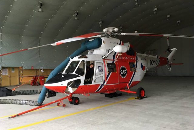 Vrtulník W3A Sokol létá pro zraněné v Jihočeském kraji od té doby,  co tu leteckou záchrannou službu začala provozovat armáda | foto: Matěj Vodička,  Český rozhlas