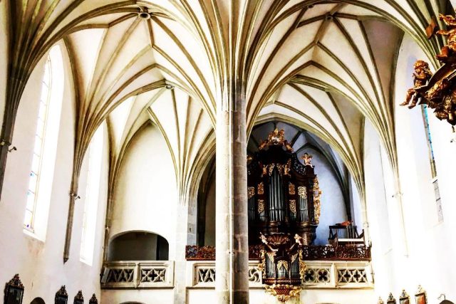 Poutní kostel byl v Kájově dostavěn v roce 1485,  za komunismu ale chátral. Teď ho čeká oprava | foto: Matěj Vodička,  Český rozhlas