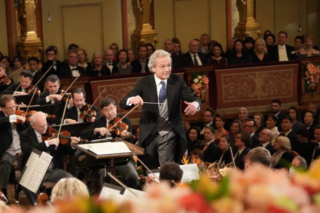 Vídeňské filharmoniky dirigoval při novoročním koncertu Franz Welser-Möst | foto: Fotobanka Profimedia