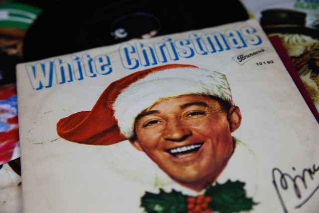 Singl Binga Crosbyho s písní White Christmas | foto: Fotobanka Profimedia