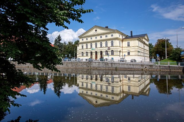 Kulturní dům Slavie na nábřeží Malše v Českých Budějovicích | foto: Marek Podhora,  MAFRA / Profimedia