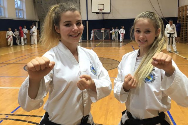 Anežka Čurdová a Veronika Rožboudová přivezly medaile z mistrovství světa v taekwondo | foto: Mária Pfeiferová,  Český rozhlas