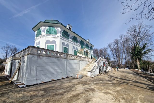 Památkáři dokončují opravu Bellarie v Českém Krumlově | foto: Petr Kubát,  Český rozhlas