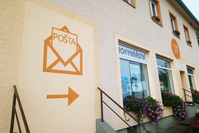 Pošta spojená s obchodem ve Skočicích | foto: Filip Černý,  Český rozhlas