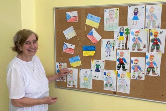 S výukou ukrajinských dětí pomáhají v Českých Budějovicích učitelky,  které už byly v důchodu | foto: Jitka Cibulová Vokatá,  Český rozhlas