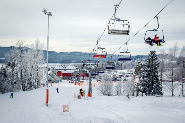 Skiareál v Lipně nad Vltavou | foto: Petr Lundák,  MAFRA / Profimedia