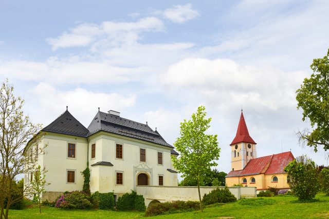 Zámek Pluhův Žďár | foto: Shutterstock