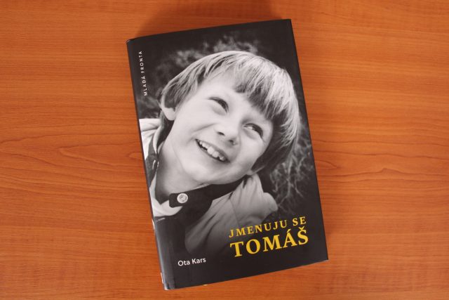 Kniha Jmenuju se Tomáš,  kterou napsal Ota Kars | foto: Andrea Poláková,  Český rozhlas,  Český rozhlas