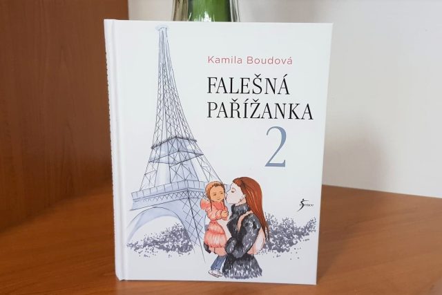 Kniha Falešná Pařížanka 2,  kterou napsala Kamila Boudová | foto: Andrea Poláková,  Český rozhlas,  Český rozhlas