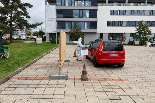 Drive-in stanoviště pro parlamentní volby | foto: Ivana Sedláčková,  Český rozhlas