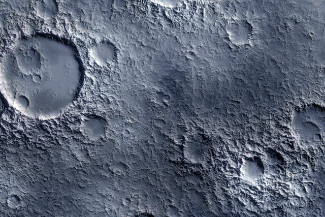 Krátery na povrchu Měsíce | foto: Shutterstock