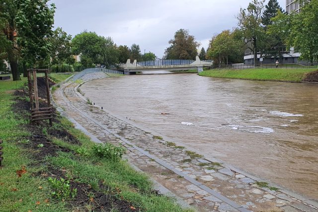 Zvýšená hladina Malše v Českých Budějovicích | foto: Vlastimil Polák,  Český rozhlas