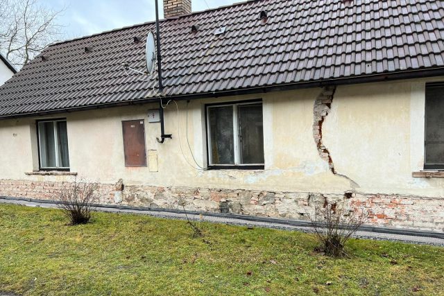 Poškozený dům ve Strážovicích u Mirotic na Písecku | foto: Jitka Cibulová Vokatá,  Český rozhlas
