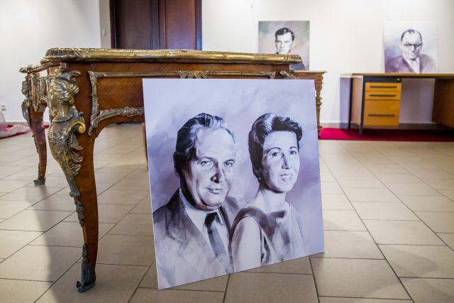Prácheňské muzeum v Písku vystavuje psací stoly slavných osobností | foto: Petr Lundák,  MAFRA / Profimedia