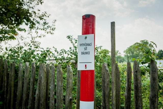 Jihočeská část dálnice D3 by měla být k hranicím s Rakouskem dokončena do roku 2024,  uvedlo Ředitelství silnic a dálnic loni | foto: Petr Lundák,  MAFRA / Profimedia