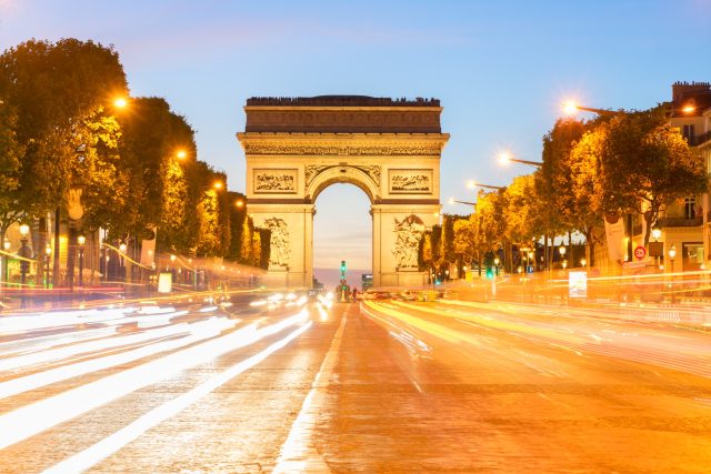 Champs-Élysées v Paříži | foto: Shutterstock