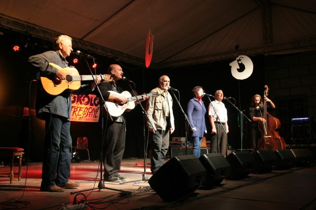 Spirituál kvintet na festivalu Okolo Třeboně v roce 2015 | foto: Marie Košinová,  festival Okolo Třeboně